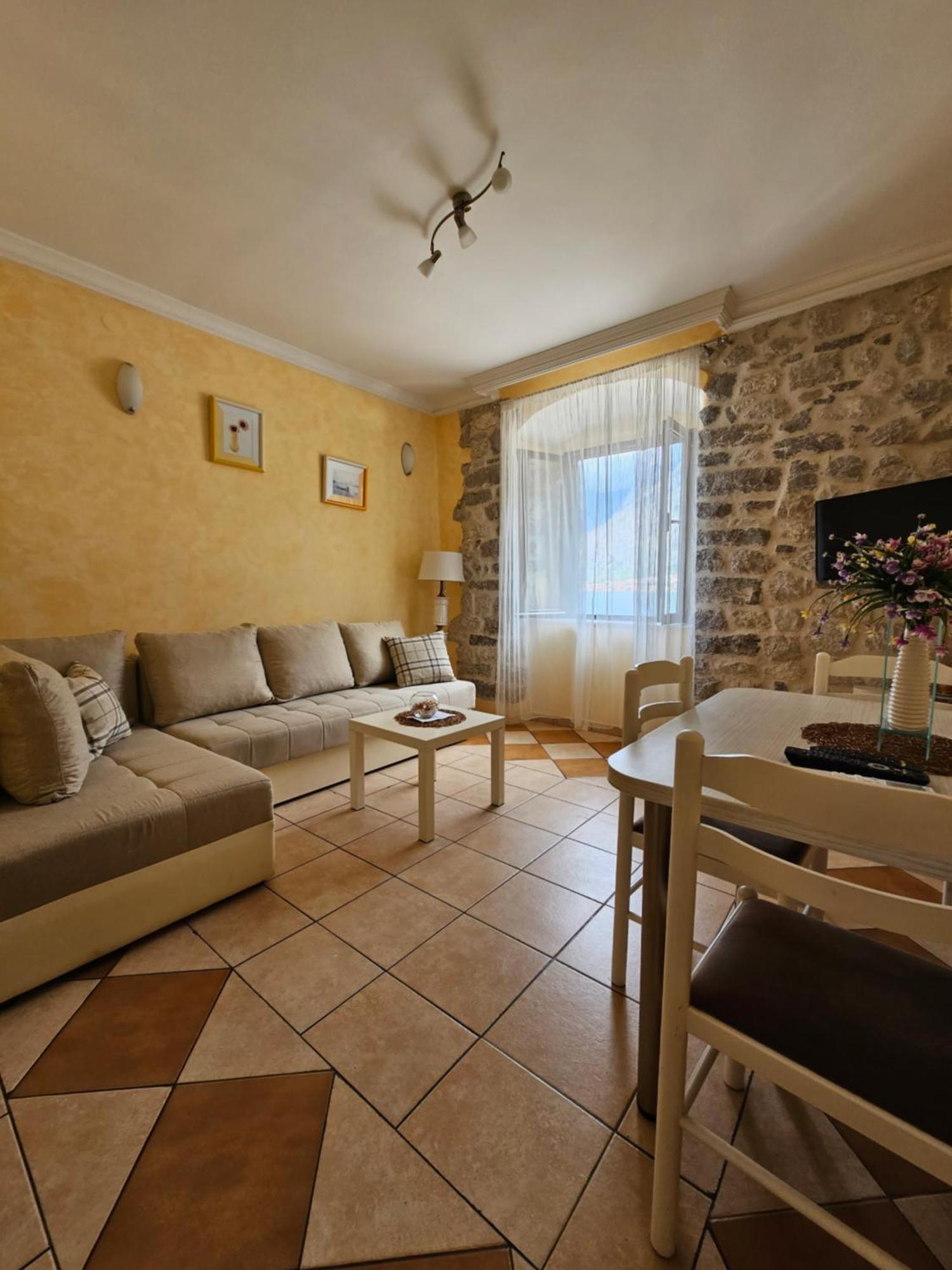 Lanterna Apartments Kotor Rum bild
